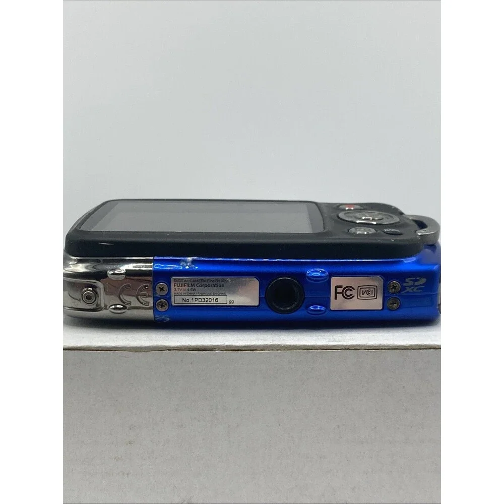 Fujifilm FinePix XP20 Digital Camera Waterproof Blue NOT WORKING AS-IS